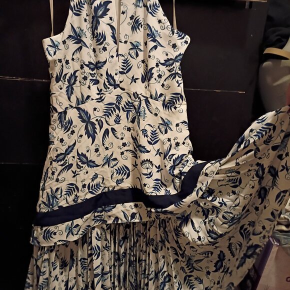 Shoshanna dress with pleats and a double halter neck - Picture 2 of 10